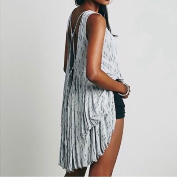 Free People Tops - FREE PEOPLE STRAPPY HUMMINGBIRD SHIRT SIZE MEDIUM